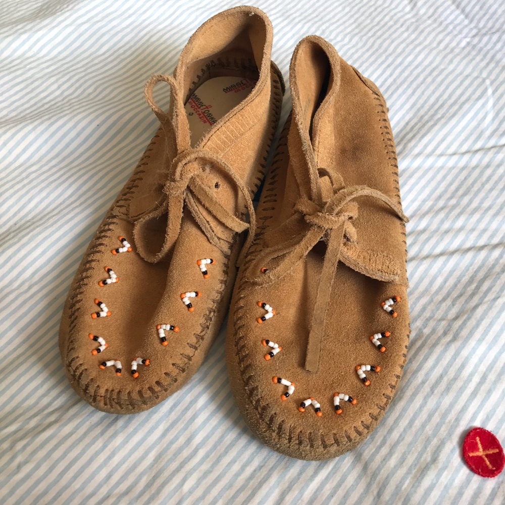 MINNETONKA | Kids Tan Leather Moccasins | Size 2